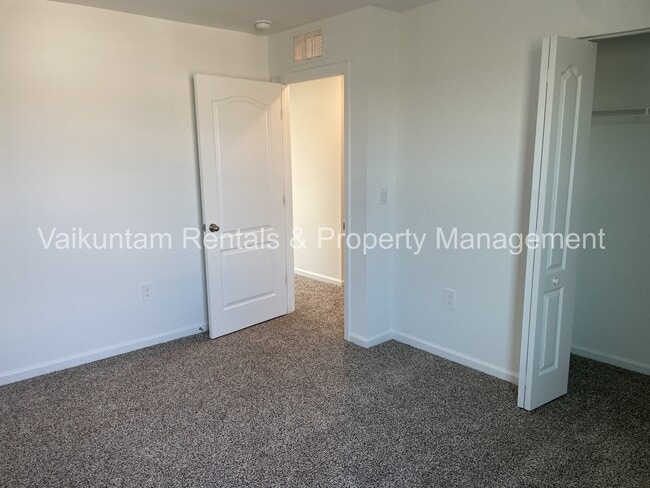 Building Photo - 9312 Kiskadee Ct