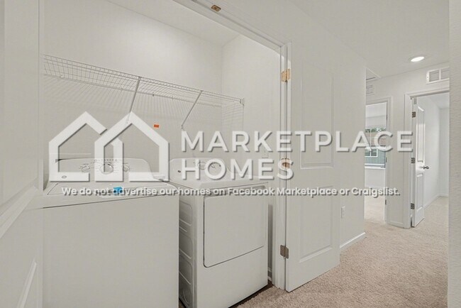 Building Photo - 11890 Sylvia St