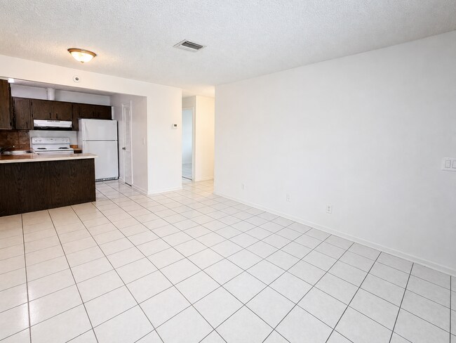 Building Photo - 500 NW 35th St
