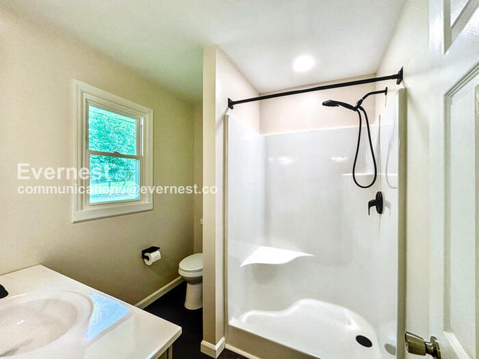 Building Photo - 5021 Bess Moore Rd