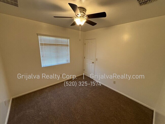 Building Photo - Beautiful 2-story 4-Bedroom, 2 Bath House with Loft for Rent (Green Valley)