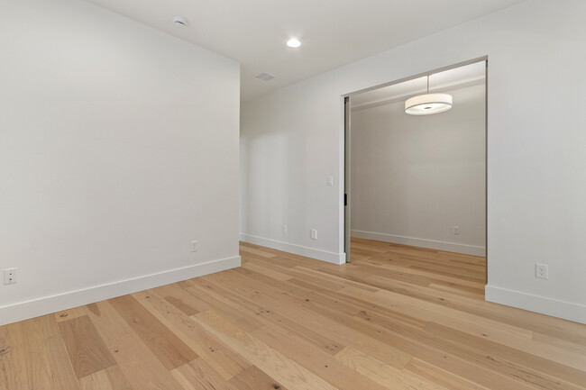 Building Photo - 4646 S Selatir Way
