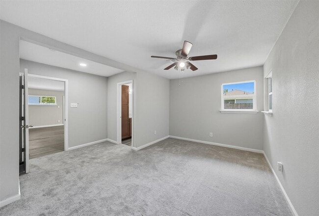 Building Photo - 5022 Balkin St