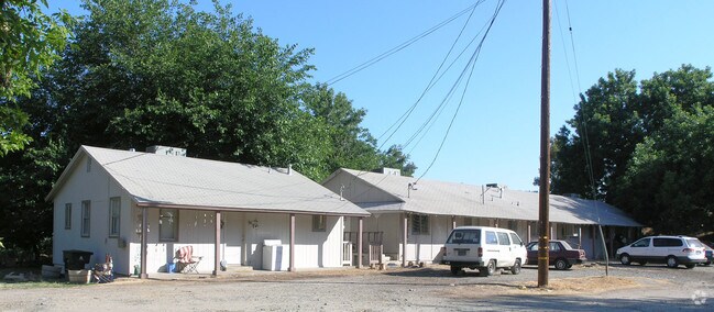 Building Photo - 5931-5935 Garden Ave