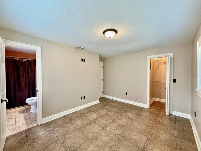 Building Photo - 1103 Ballinger Rd