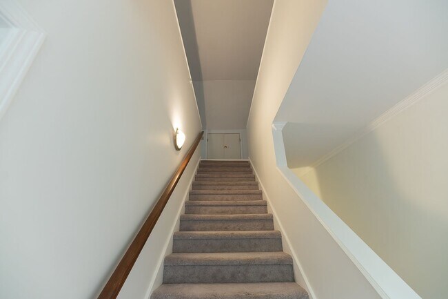 Building Photo - 4916 Gold Crest Dr