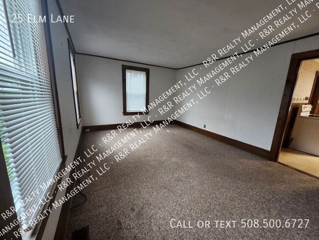 Building Photo - 25 Elm Ln