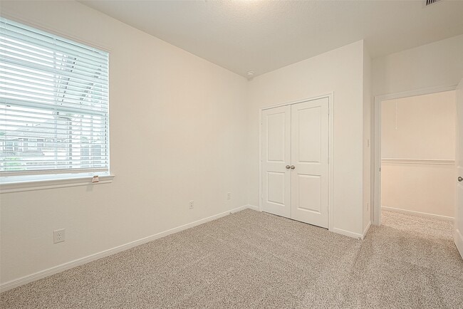 Building Photo - 628 Silver Pear Ct