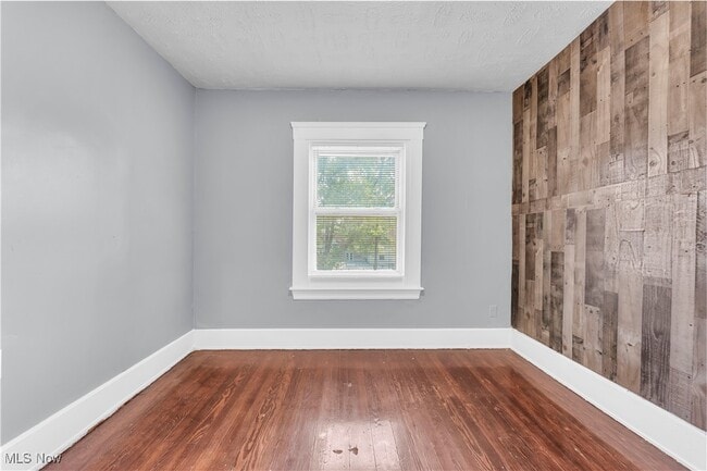 Building Photo - 3150 W 46th St