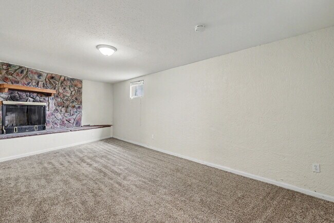 Building Photo - 1731 Auburn Dr
