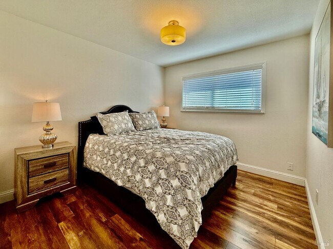 Building Photo - 1017 Carob Ct