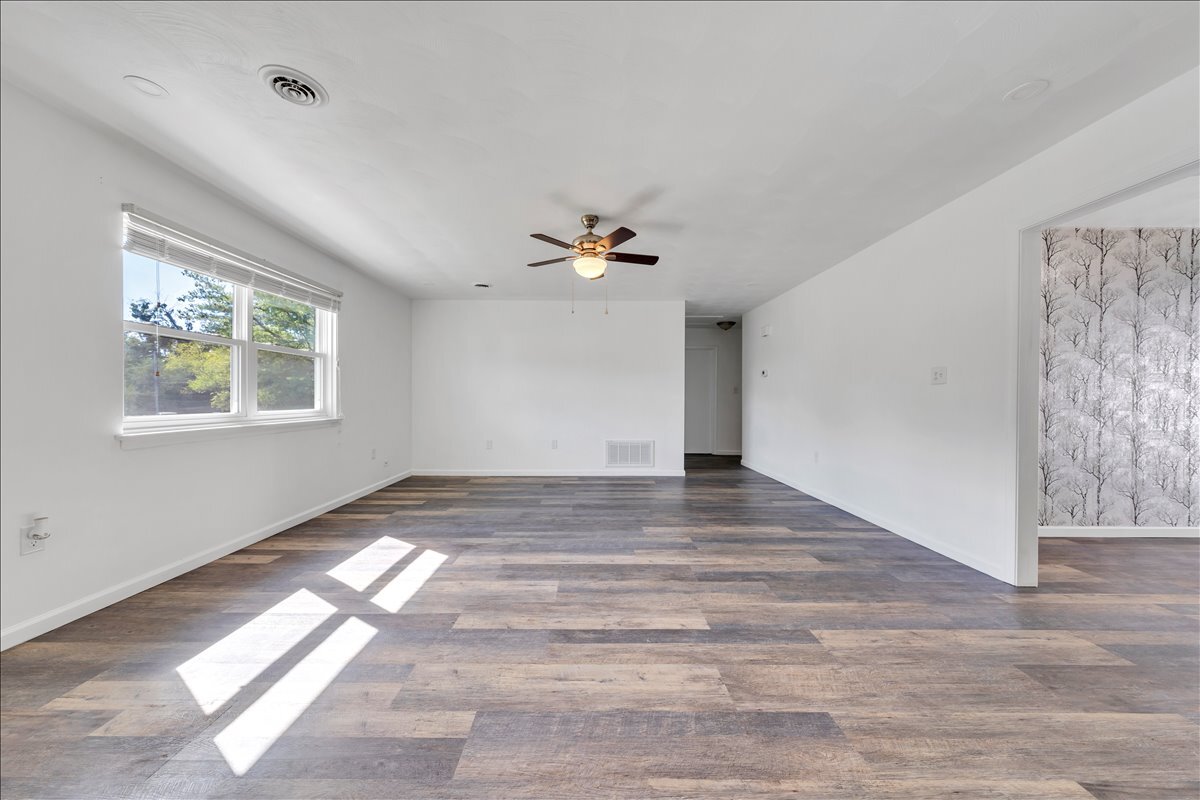 Living room 6 - 1802 Edmund Ave NE