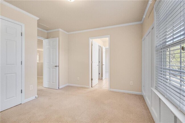Building Photo - 1234 King Springs Ct SE
