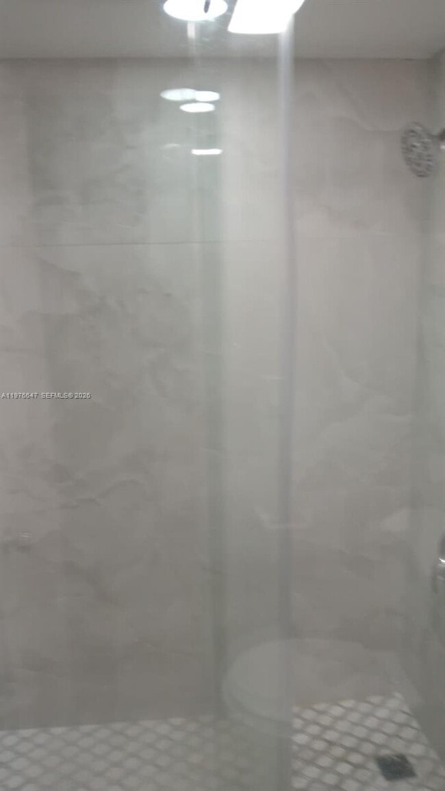 Building Photo - 8820 Fontainebleau Blvd