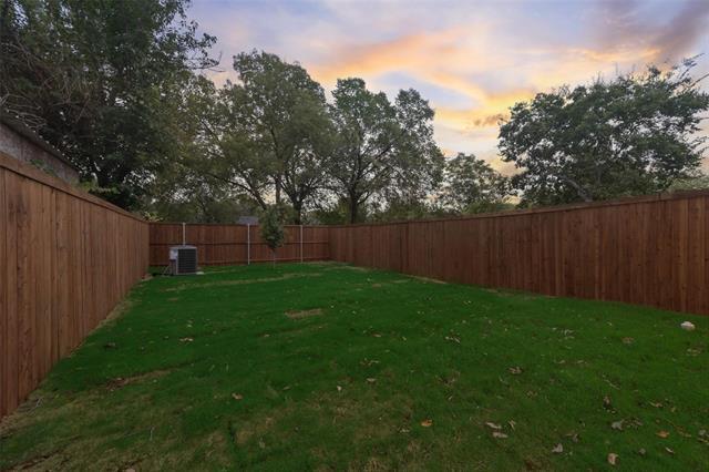 Building Photo - 219 W Yarmouth St