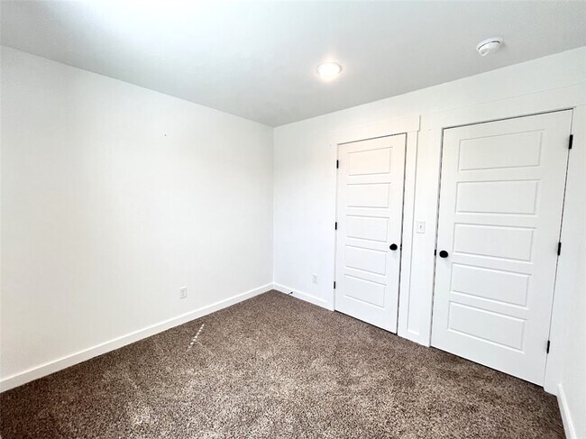 Building Photo - 950 Ventnor Ave