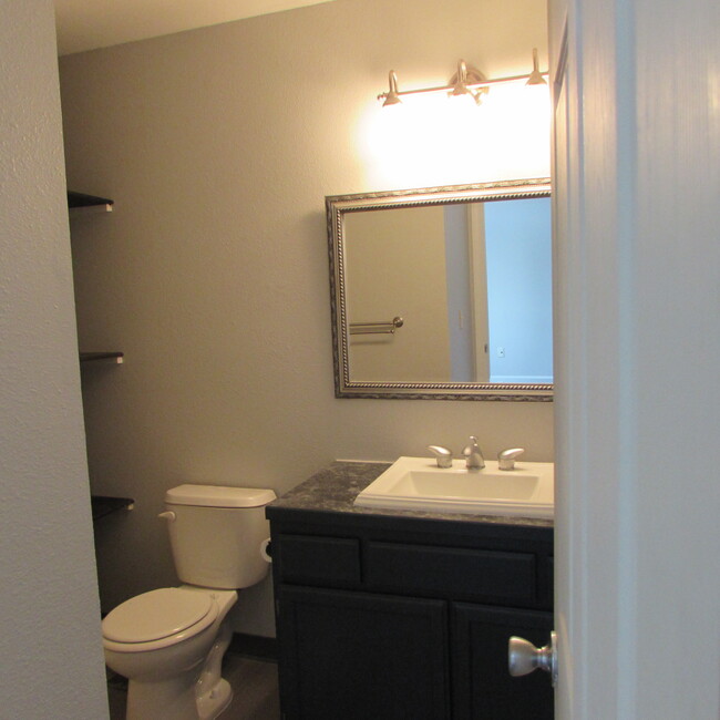 Upstairs bathroom - 3565 N Tamar Rd