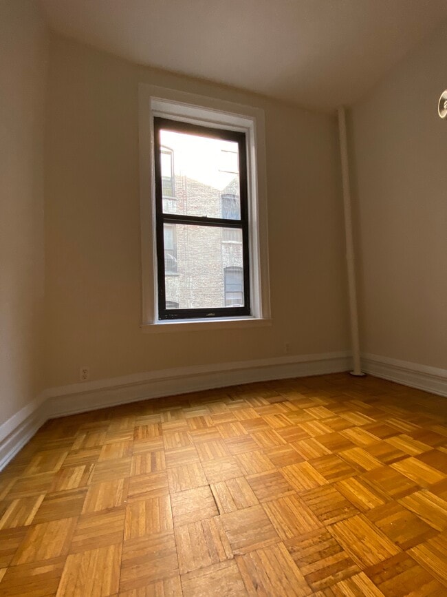 Bedroom - 975 Amsterdam Ave