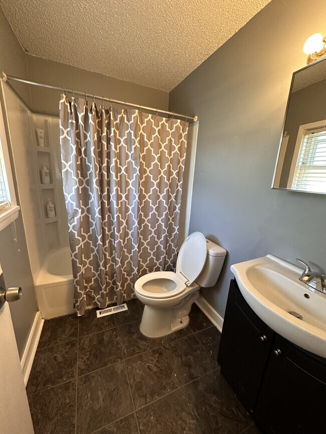 Building Photo - 330 Raymond St