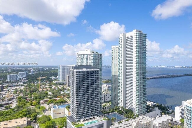 Building Photo - 480 NE 31st St