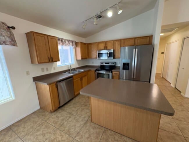 Building Photo - 4 bedroom two bath close to Cienega High S...