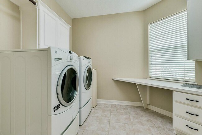 Building Photo - 22418 Bridgehaven Dr
