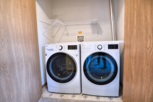 Building Photo - 410 Cunat Blvd