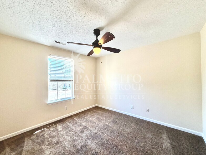 Building Photo - 263 Malamute Ln