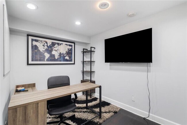 Building Photo - 4200 Roswell Rd NE