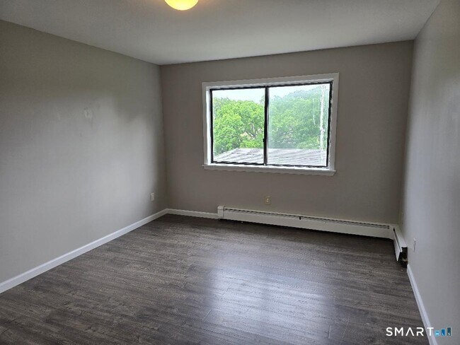 Building Photo - 44 Armand Dr