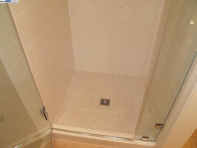 Building Photo - 647 Doral Dr
