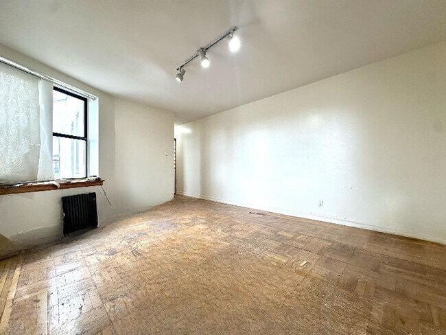 Building Photo - 2 bedroom in New York NY 10463