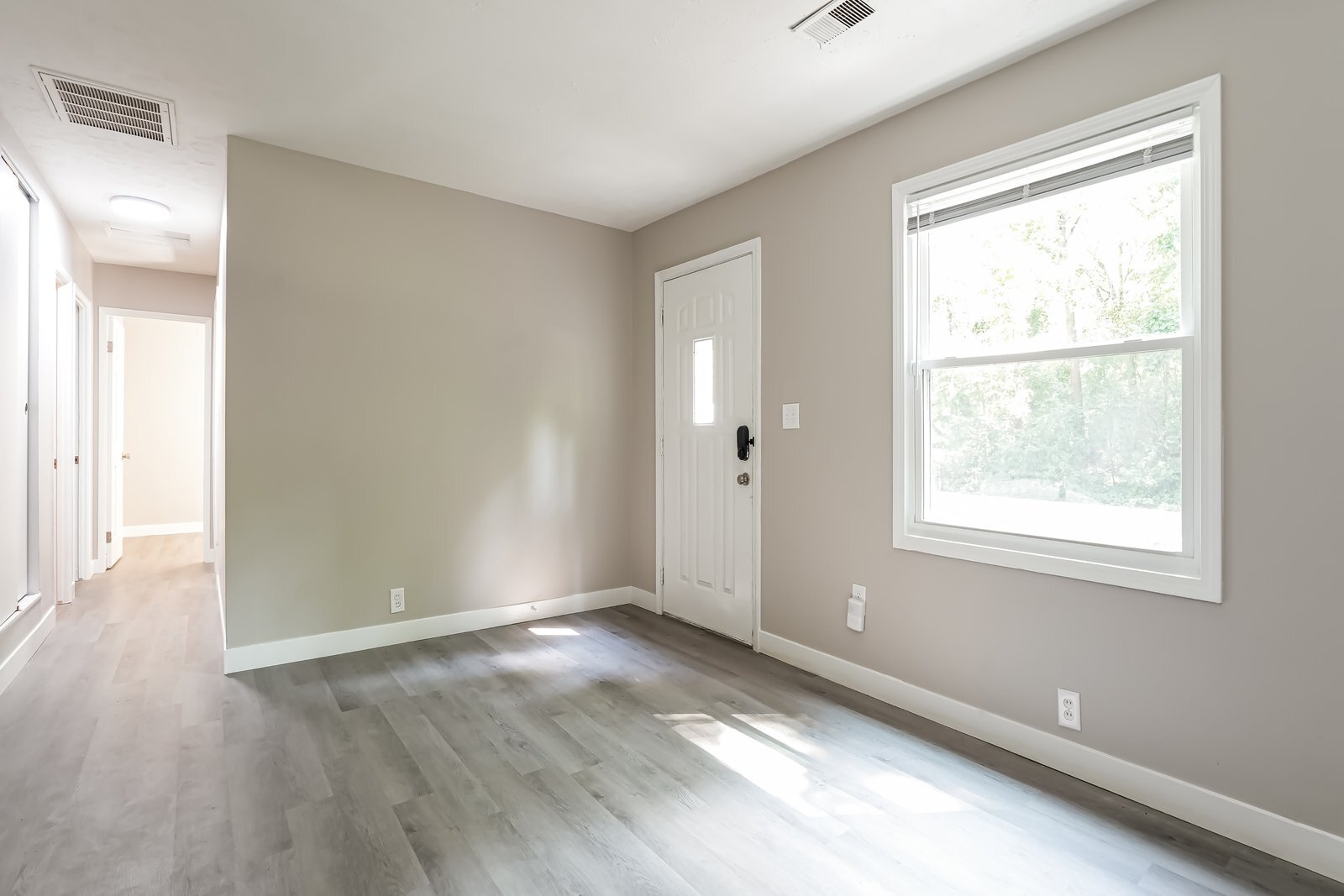 Building Photo - 2005 N Elmer St