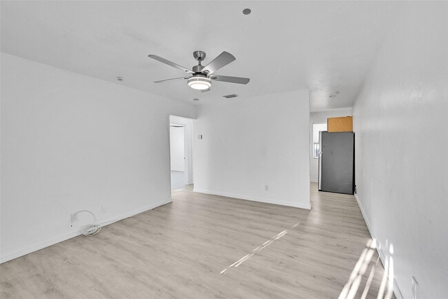 Building Photo - 2409 Taft St