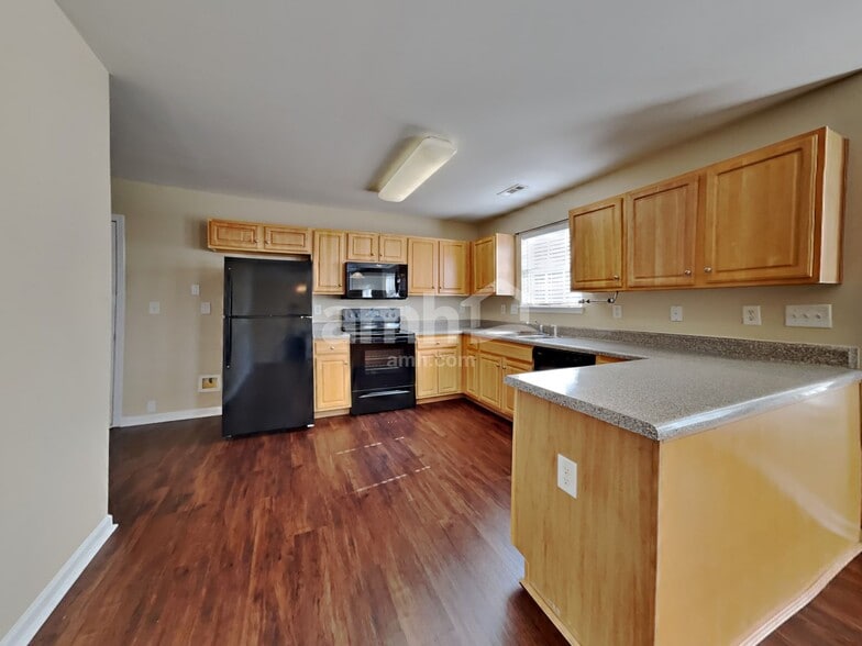 Building Photo - 248 Glenn Allen Rd