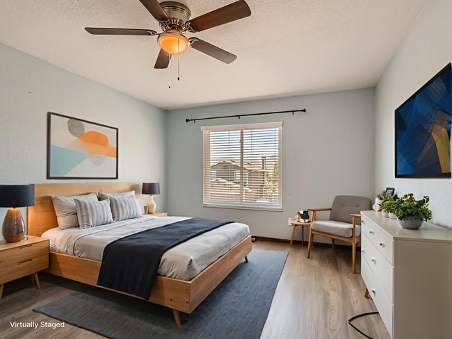 Building Photo - Charming 4 Bedroom 2.5 Bath in Lakewood!