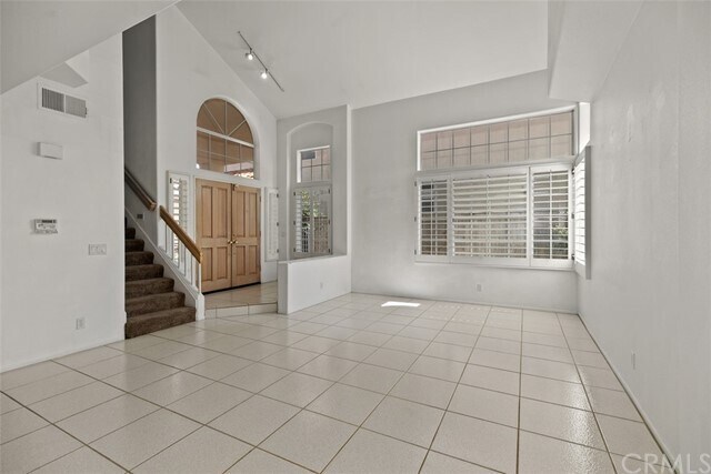 Building Photo - 24 Amarante