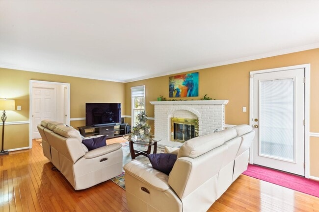 Building Photo - 15237 Jones Ln
