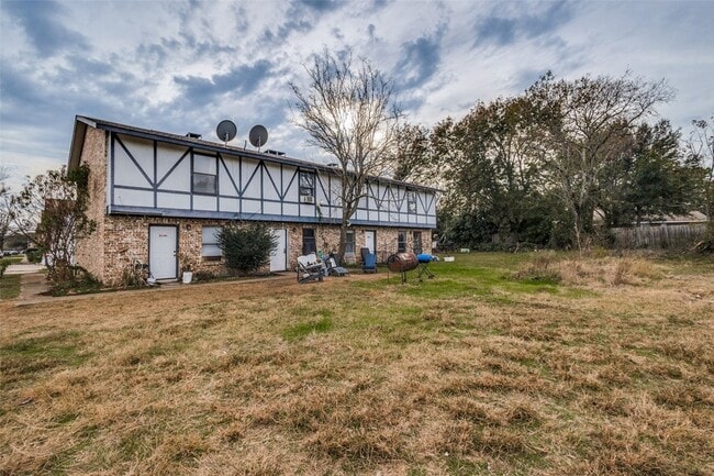 Building Photo - 3071 Olympia Dr