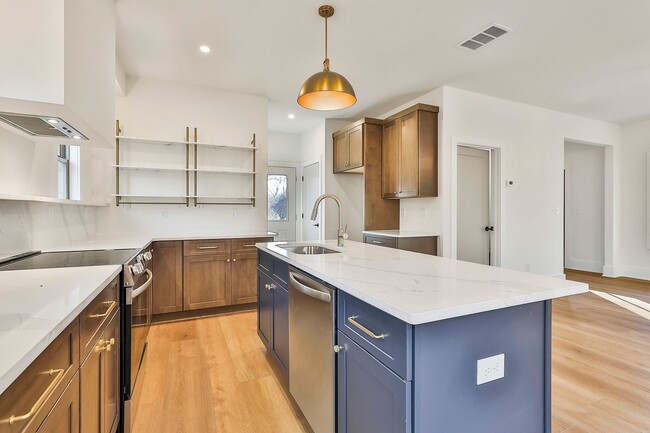 Building Photo - New Construction Rental WALKABLE to Downtown Senoia!