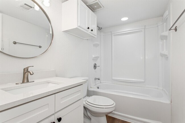 Building Photo - 1901 N Fitzhugh Ave