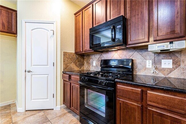 Building Photo - 11400 W Parmer Ln