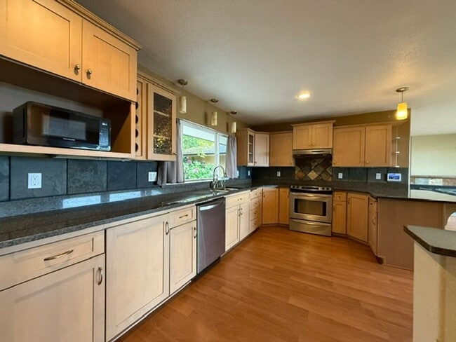 Building Photo - 91251 Cape Arago Hwy