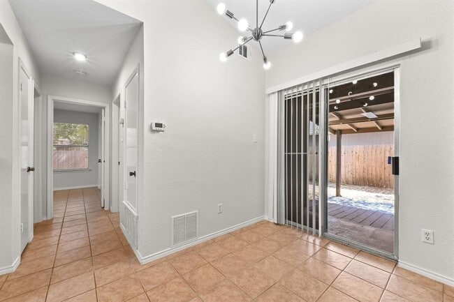 Building Photo - 9711 Curlew Dr