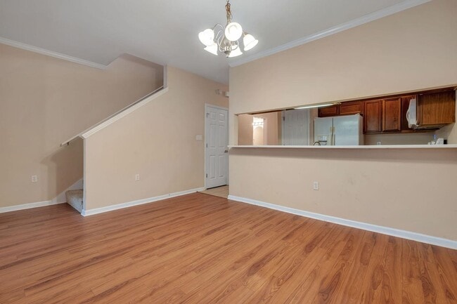 Building Photo - Spacious 3 Bedroom Townhome with Fireplace & Deck