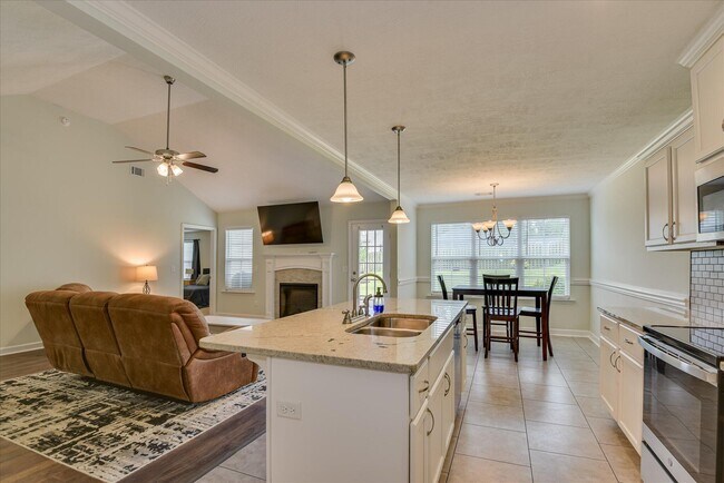 Building Photo - 1203 Belgrove Dr