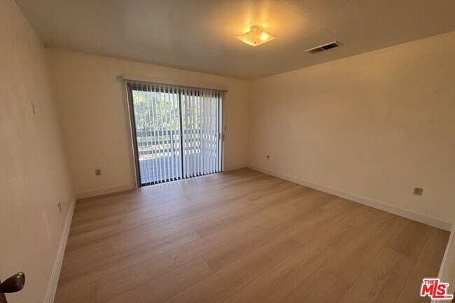 Building Photo - 2317 Maplewood Way