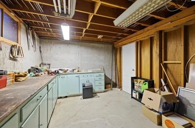 Building Photo - Spacious 4-Bedroom Home with Solar Panels in Richland