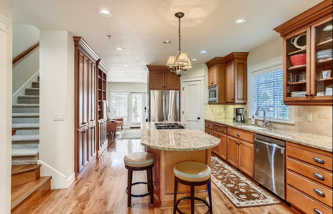 Building Photo - *Coming Soon!!* Fabulous Bright Townhome in the Heart of Downtown Lake Oswego.