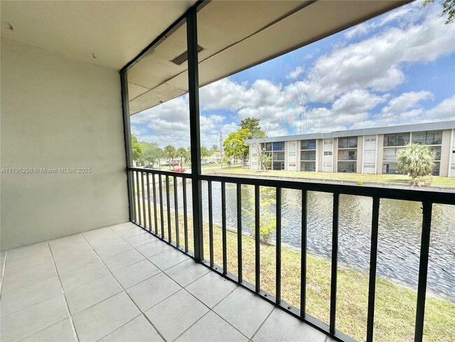Building Photo - 8051 S Colony Cir